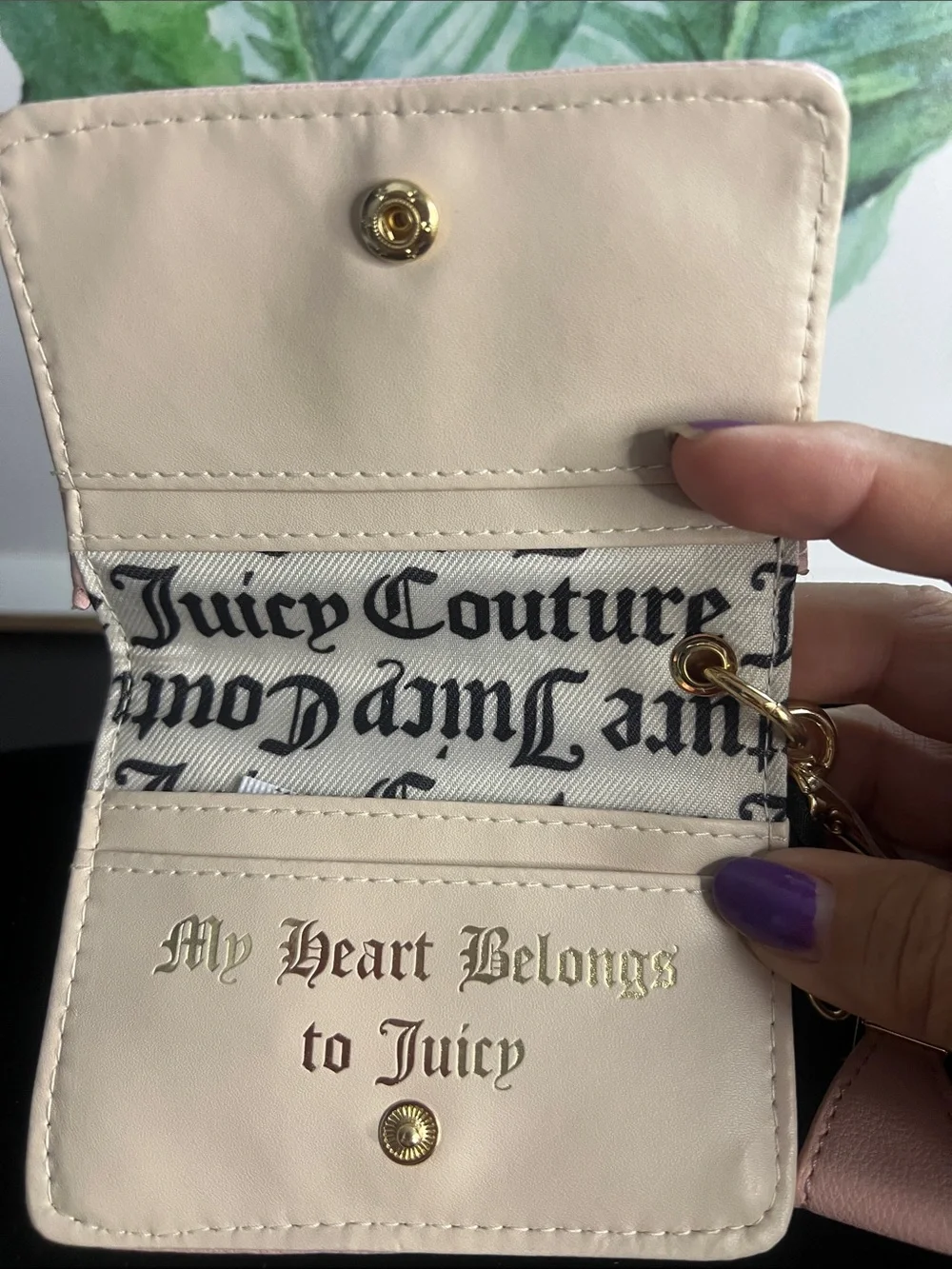 Juicy Couture compact juicy